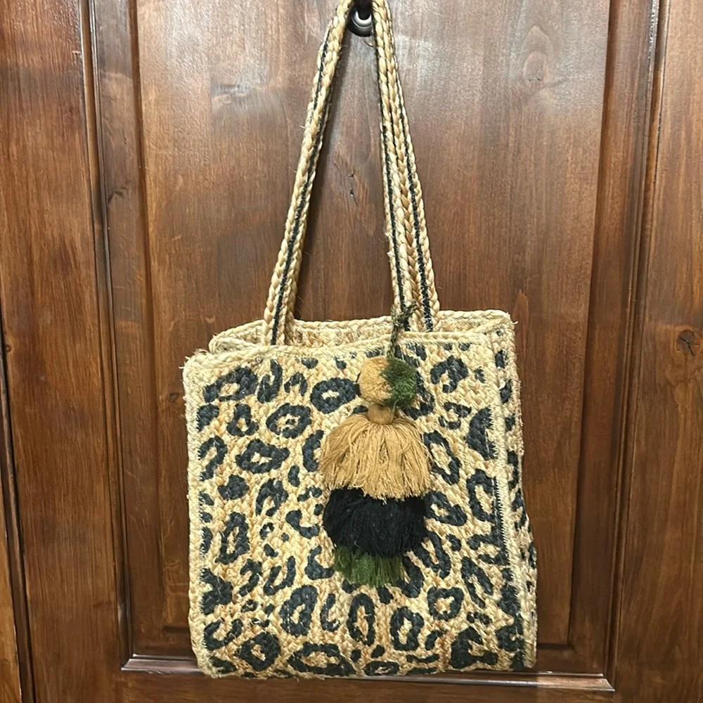 America & Beyond jute, animal print tote, like new | offer in description